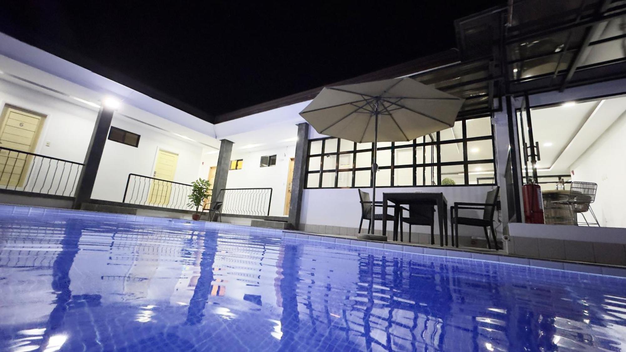 Bavarian Guest House Angeles Exterior photo